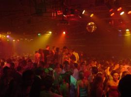 End up your stag do in terrific night club!